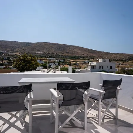 Traditional White House2 Holiday home *