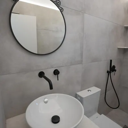 Traditional White House2 Holiday home