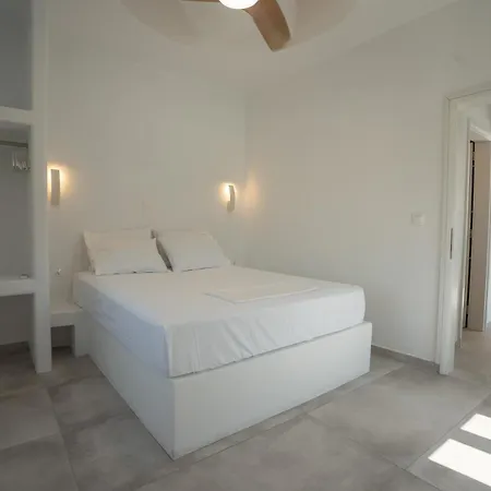 Holiday home Traditional White House2 *