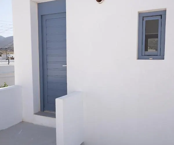 Holiday home Traditional White House2