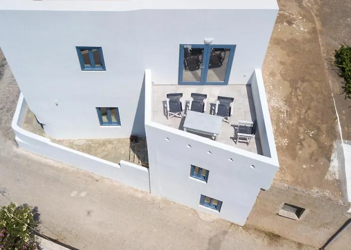 Traditional White House2 Holiday home *