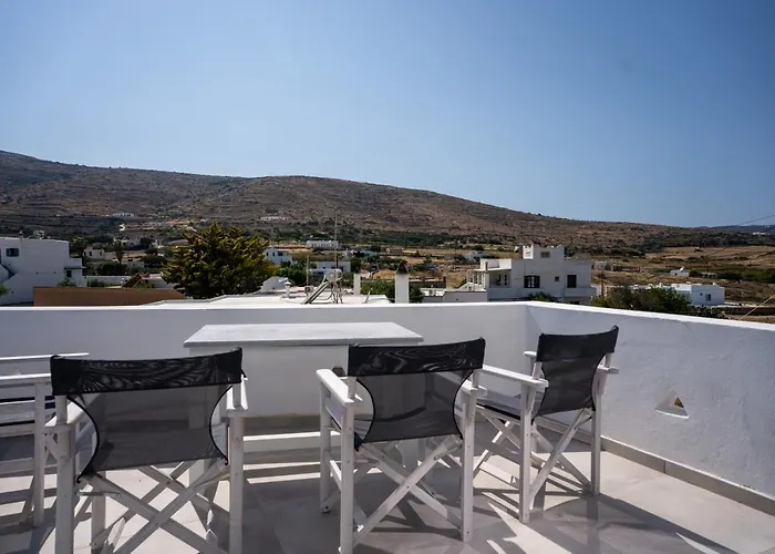 Traditional White House2 Holiday home *