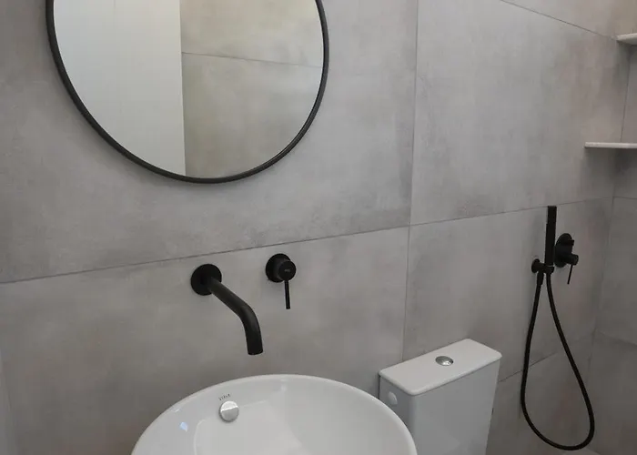 Traditional White House2 Holiday home