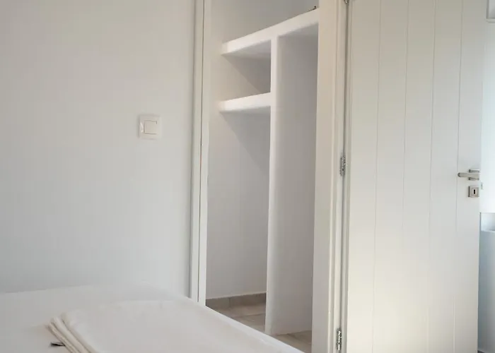 Holiday home Traditional White House2